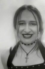 CZARNA SZMINKA DO UST GOTH (#110) CZARNA SZMINKA DO UST GOTH (#110)