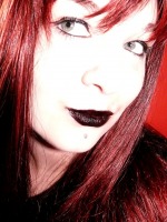 CZARNA SZMINKA DO UST GOTH (#110) CZARNA SZMINKA DO UST GOTH (#110)