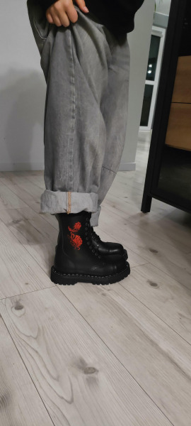 glany STEADY'S - 10 dziurek, czarne / CZERWONA RÓŻA (STE/10/HAFT)